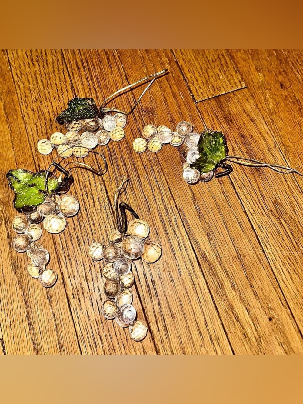 4 Vintage Beautiful Faceted Clear Acrylic Grape Clusters